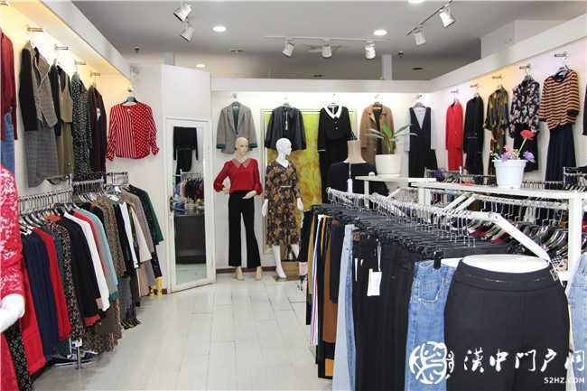 運達(dá)九龍商城負(fù)一樓商戶對運達(dá)批發(fā)市場感謝贈旗！