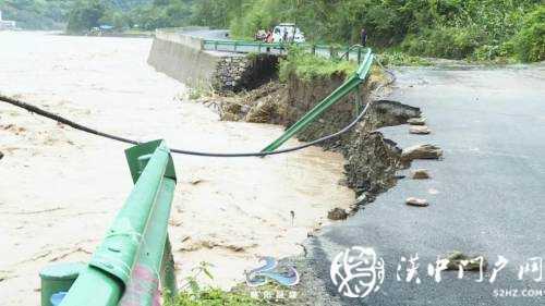 略陽多條道路塌方中斷，交通部門緊急搶修保暢通！