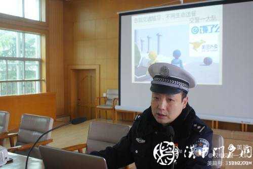 今天，交警為外賣小哥點(diǎn)了份“交通安全餐”