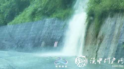 強(qiáng)降雨導(dǎo)致略陽縣部分鄉(xiāng)鎮(zhèn)山體塌方道路受損！