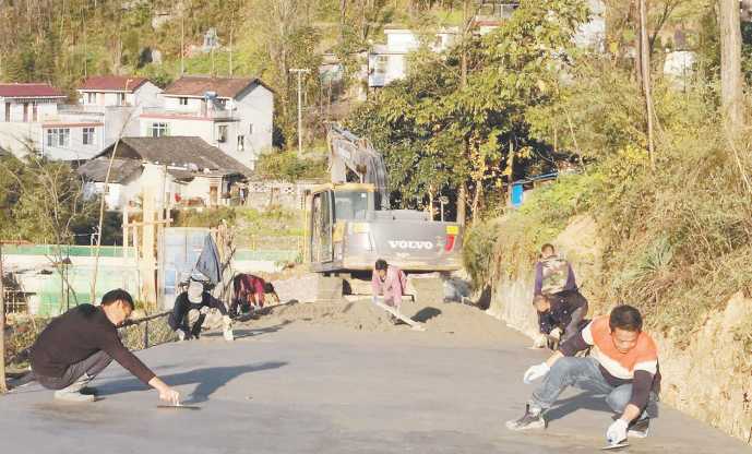 鎮(zhèn)巴縣涇洋街道辦在 6 村（社區(qū)）開(kāi)建水泥路31公里、橋梁3座66.4延米，年內(nèi)完工