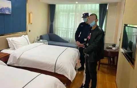 漢中：男子在酒店見他人門未關(guān)，竟偷竊！