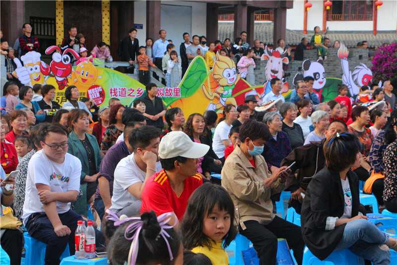 啤酒龍蝦美食嗨翻天！2021褒國古鎮(zhèn)第三屆啤酒龍蝦節(jié)盛大的啟幕