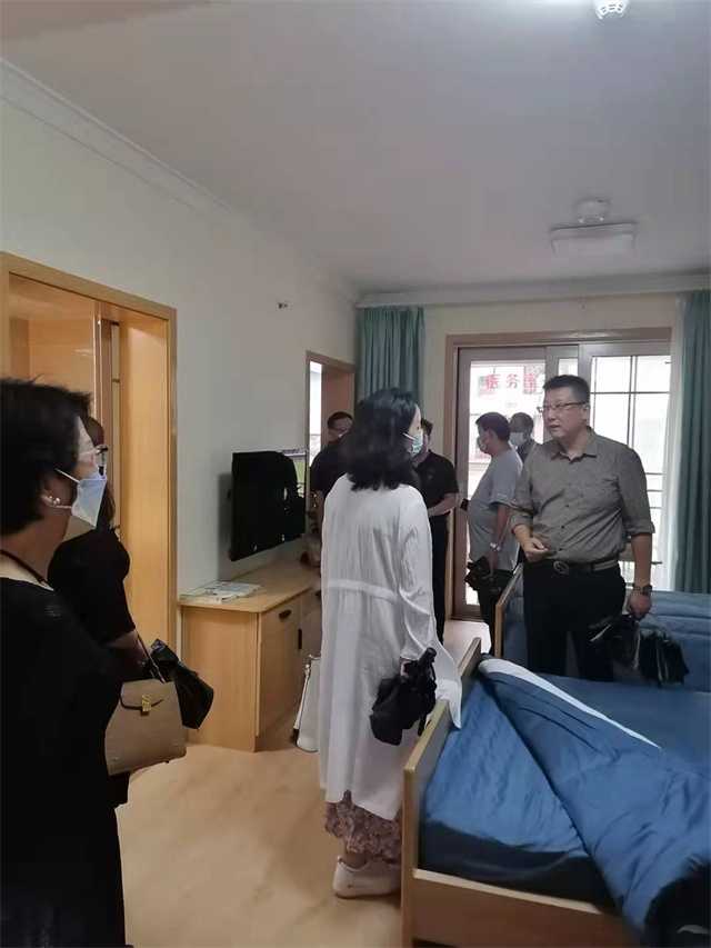 漢中市養(yǎng)老產(chǎn)業(yè)協(xié)會(huì)會(huì)長(zhǎng)、秘書長(zhǎng)、略陽縣民政局局長(zhǎng)蒞臨褒國(guó)康樂園參觀考察