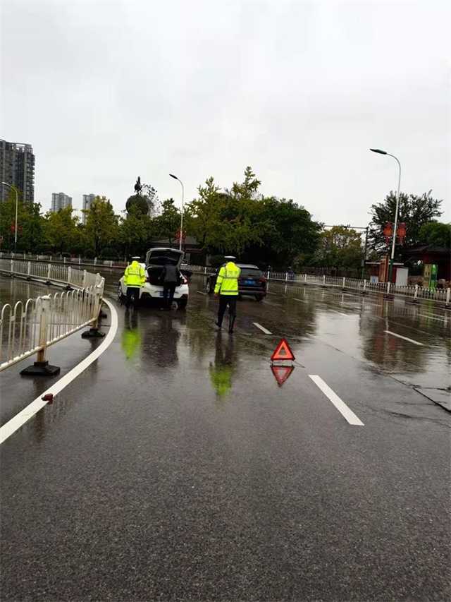 68小時(shí)堅(jiān)守！漢中交警大隊(duì)圓滿完成國(guó)慶假期道路交通安保任務(wù)"