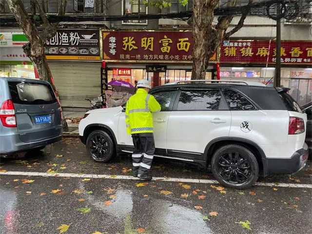 68小時(shí)堅(jiān)守！漢中交警大隊(duì)圓滿完成國(guó)慶假期道路交通安保任務(wù)"