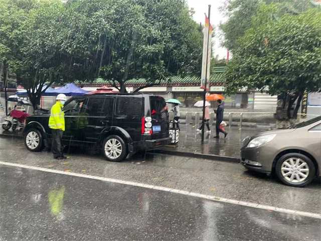 68小時(shí)堅(jiān)守！漢中交警大隊(duì)圓滿完成國(guó)慶假期道路交通安保任務(wù)"