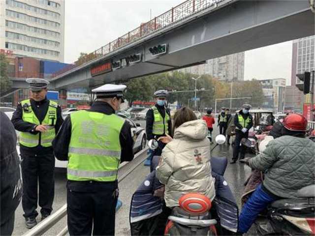 動真格！實(shí)施第一天，處罰210人！