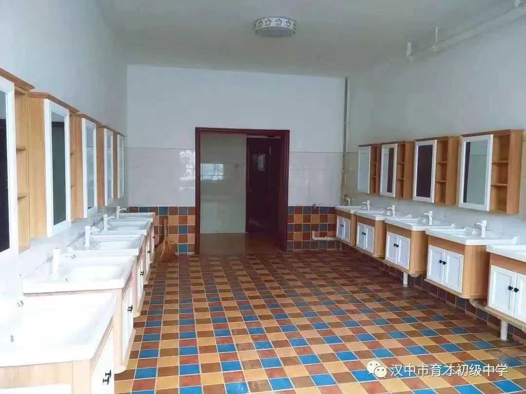 全面引入＂毛坦廠中學＂拔高復(fù)讀新模式 助力高三學子圓夢大學