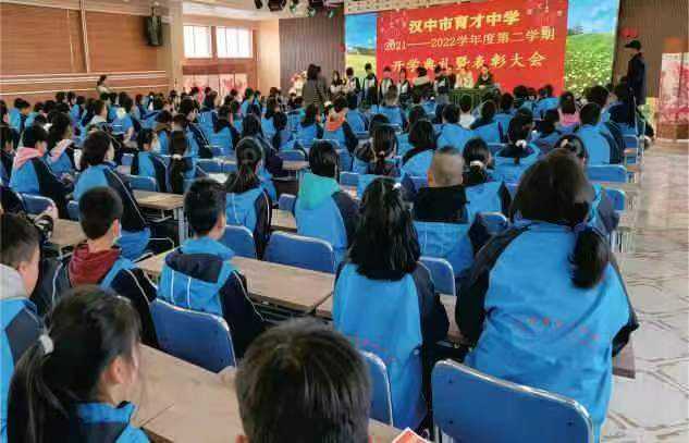 全面引入＂毛坦廠中學＂拔高復(fù)讀新模式 助力高三學子圓夢大學