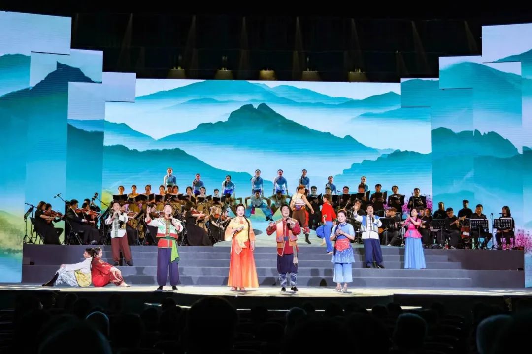 漢中特色民歌唱響陜南音樂會(huì)