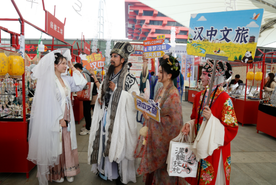 中國華服周！漢中文旅IP亮相上海→
